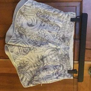 Lululemon Choose a side shorts - Size 6